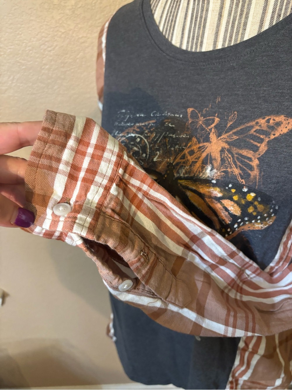 Sonoma Top Medium Charcoal Gray Orange Monarch Butterfly Long Plaid Sleeves Soft - Picture 9 of 16
